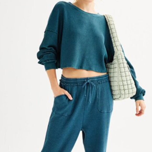 Juniors' SO® Waffle Crewneck Long Sleeve CropTop Color: Beyond Navy Size XL NWT - Picture 4 of 5